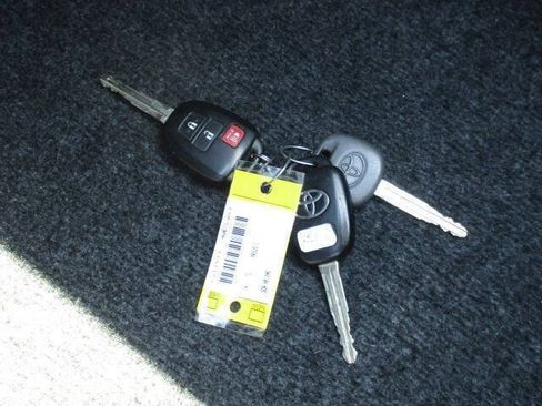 Used 2014 Toyota Prius C Two w/ Preferred Accessory Package FWD image 19