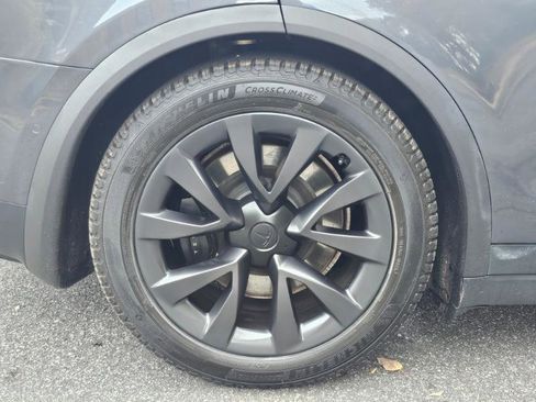 Used 2022 Tesla Model X image 18