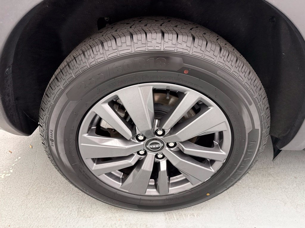 Used 2024 Nissan Pathfinder SV AWD/4WD image 12