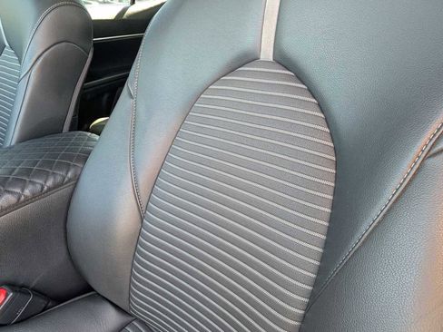 Used 2023 Toyota Camry SE image 19