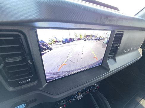 Used 2024 Ford Bronco Everglades image 24