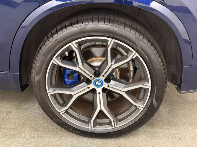 Used 2025 BMW X5 xDrive50e AWD/4WD image 34