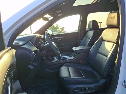 Used 2024 Chevrolet Traverse High Country FWD image 14