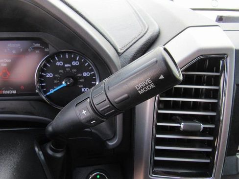 Used 2020 Ford F350 Platinum w/ Tremor Off-Road Package image 27