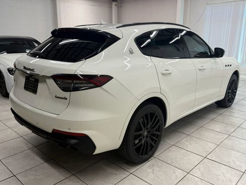 Used 2021 Maserati Levante AWD/4WD image 9