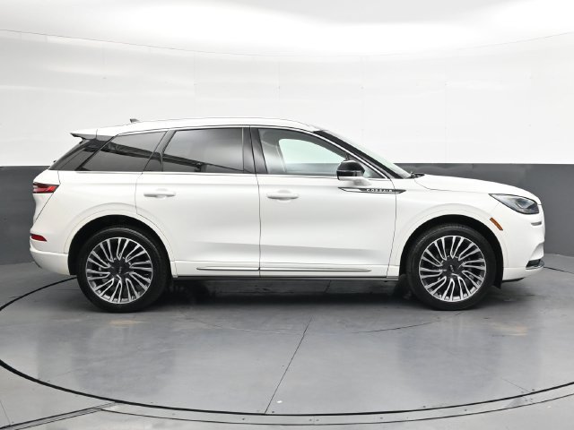 Used 2020 Lincoln Corsair Reserve w/ Appearance Package FWD image 3