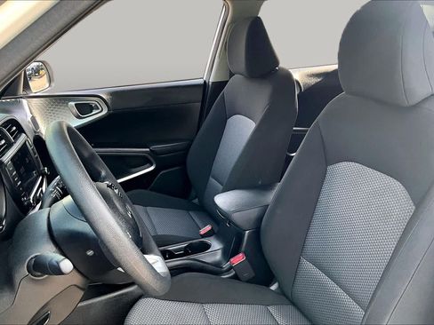 Used 2023 Kia Soul LX FWD image 7