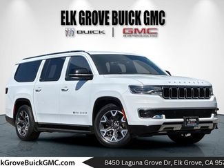 Used 2023 Jeep Wagoneer L Series III w/ Preferred Equipment Group AWD/4WD video 1