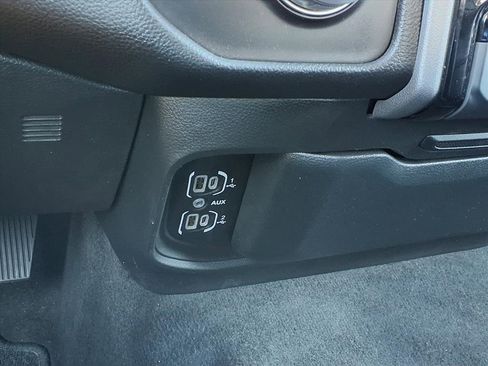 Used 2023 RAM 1500 Laramie image 36