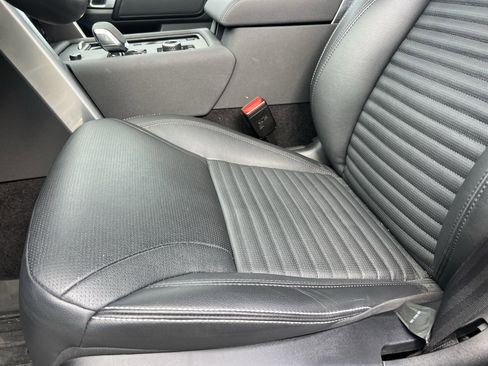 Certified 2024 Land Rover Discovery S image 16