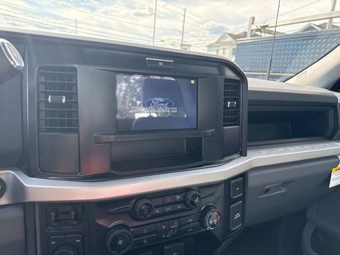 Used 2025 Ford F550 4x4 Regular Cab Super Duty image 8