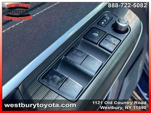 Certified 2024 Toyota Venza XLE AWD/4WD image 20