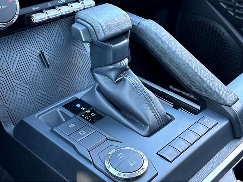 Used 2025 Toyota Tacoma SR5 image 16