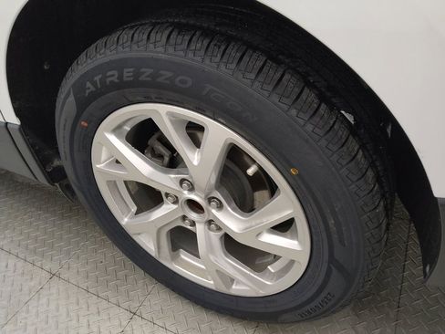 Used 2020 Chevrolet Equinox LT FWD image 31