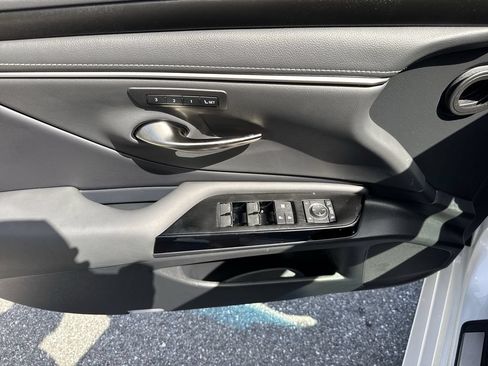 Used 2025 Lexus ES 350 w/ Premium Package FWD image 40