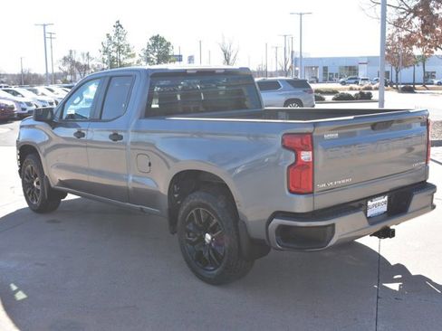 Used 2020 Chevrolet Silverado 1500 Custom w/ Custom Value Package image 9