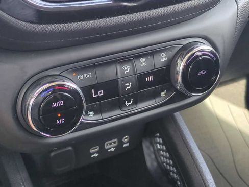 Used 2022 Chevrolet TrailBlazer LT w/ Convenience Package FWD image 17