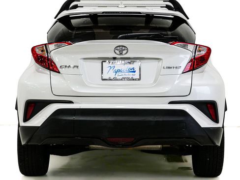 Used 2019 Toyota C-HR Limited FWD image 7