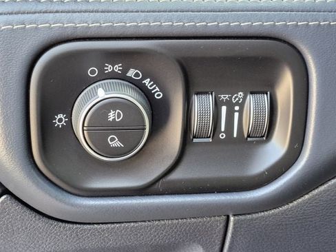 Used 2020 RAM 1500 Limited AWD/4WD image 9
