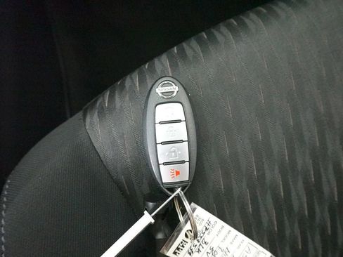 Used 2017 Nissan Rogue SV image 31