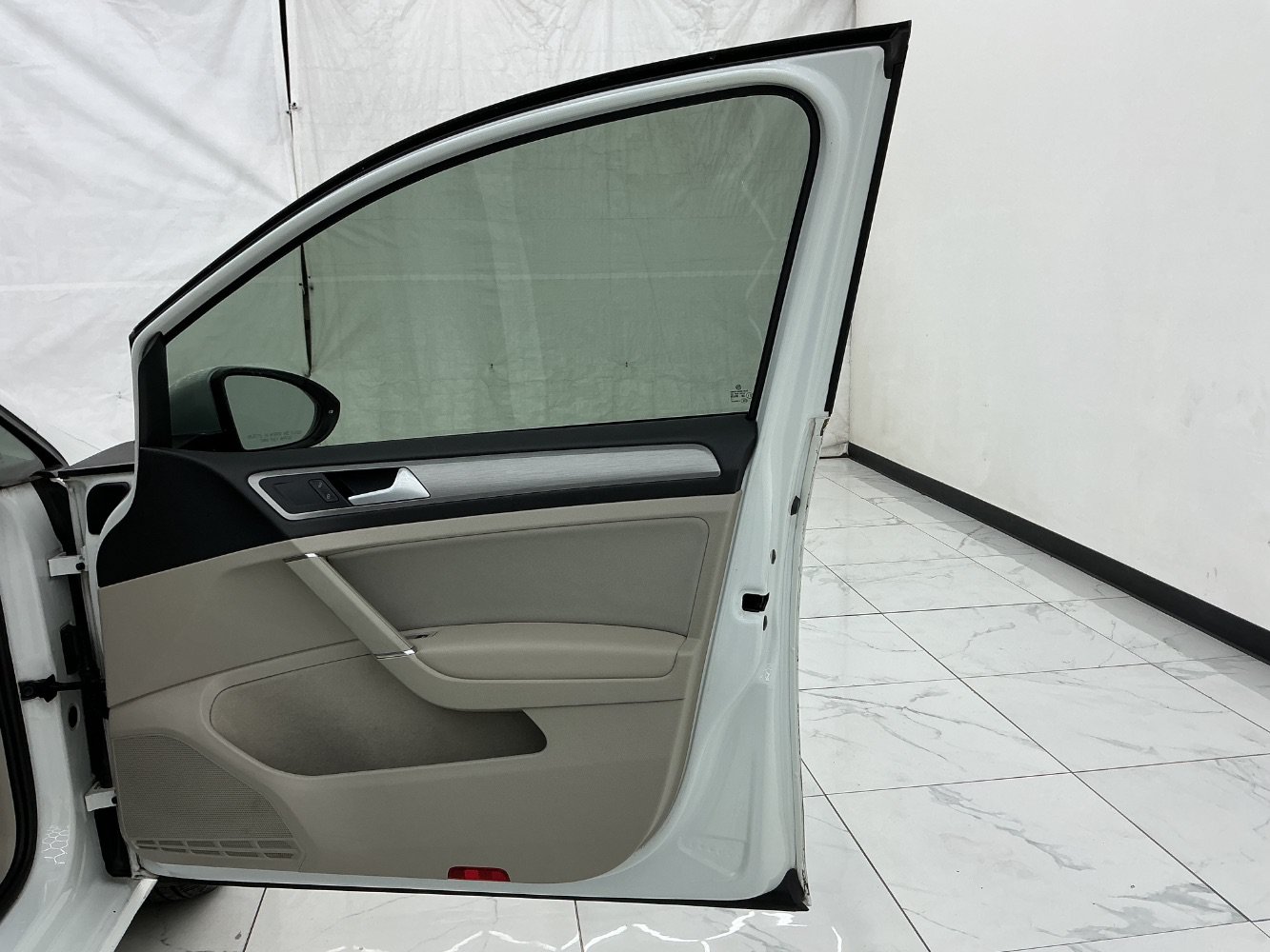 Used 2016 Volkswagen Golf S FWD image 19