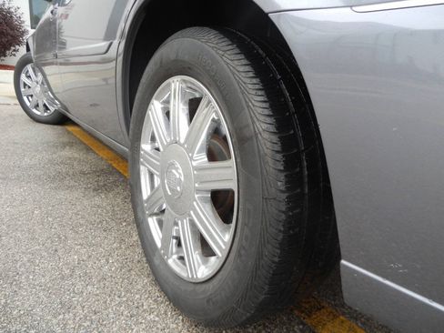 Used 2007 Cadillac DTS Luxury II FWD image 15