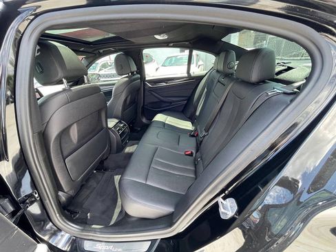 Used 2019 BMW 530i w/ Convenience Package RWD image 10