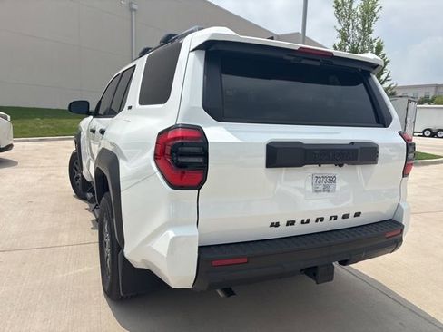 Used 2025 Toyota 4Runner SR5 AWD/4WD image 4