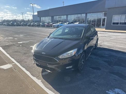 Used 2015 Ford Focus SE w/ SE Sport Package image 3