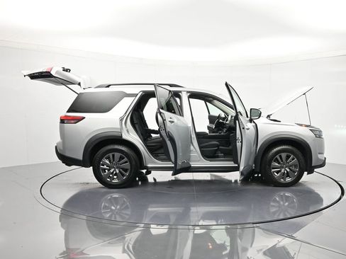 Certified 2024 Nissan Pathfinder SV FWD image 48
