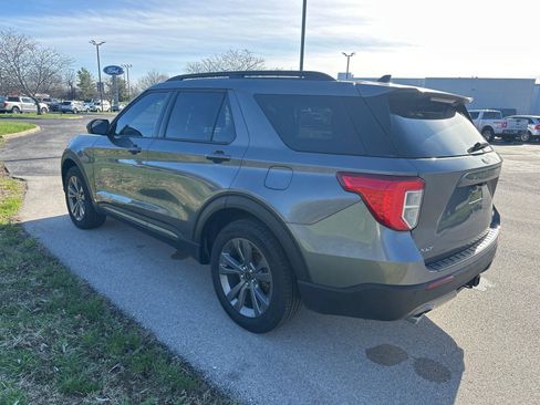 Used 2023 Ford Explorer XLT w/ Equipment Group 202A image 3