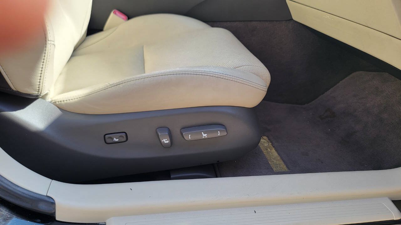Used 2010 Lexus IS 250 w/ Preferred Accessory Package RWD image 24