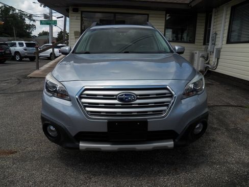 Used 2015 Subaru Outback 2.5i Limited AWD/4WD image 6