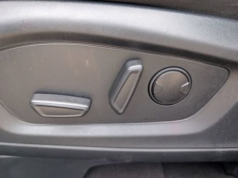 Used 2022 Ford Explorer XLT RWD image 23