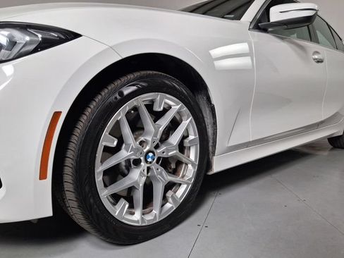 Used 2025 BMW 330i Sedan w/ Convenience Package RWD image 9