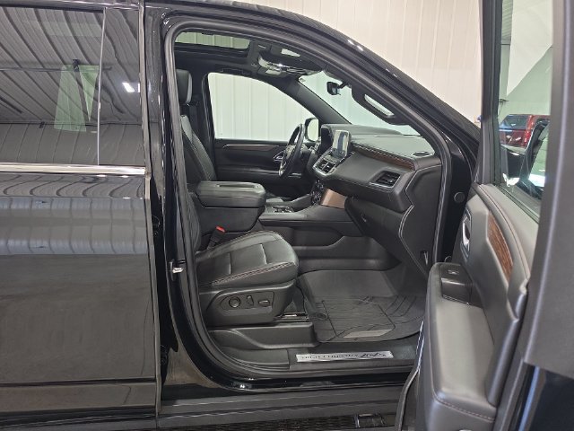 Used 2024 Chevrolet Tahoe High Country w/ Advanced Technology Package AWD/4WD image 35