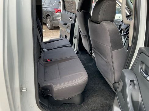 Used 2022 Nissan Frontier SV image 26