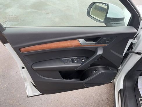 Used 2022 Audi Q5 2.0T Premium w/ Convenience Package image 10