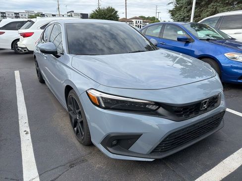 Used 2023 Honda Civic Sport Touring image 4