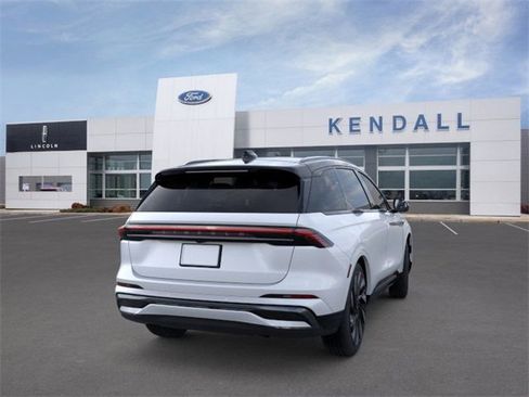 New 2026 Lincoln Nautilus Reserve image 8