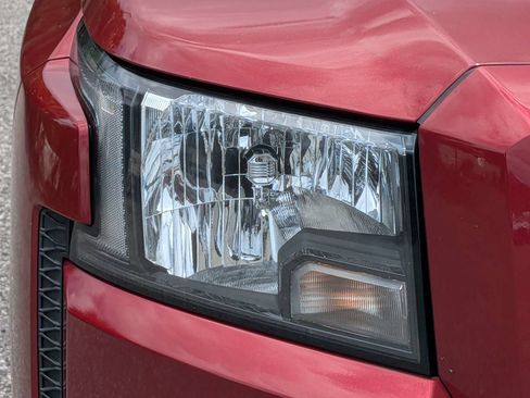 Used 2024 Nissan Frontier SV w/ SV Convenience Package RWD image 9