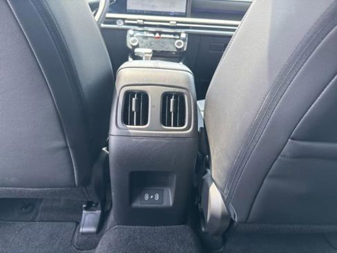 Used 2025 Hyundai Tucson SEL FWD image 35