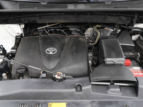 Used 2019 Toyota Highlander Limited AWD/4WD image 30