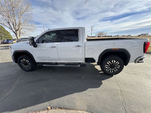 Used 2024 GMC Sierra 2500 SLT w/ SLT Premium Package image 5