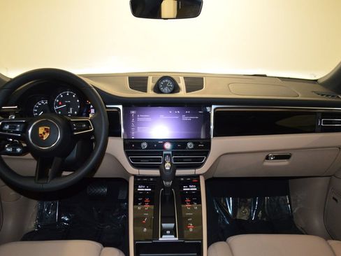 New 2026 Porsche Macan AWD/4WD image 34