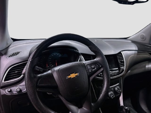 Used 2020 Chevrolet Trax LS FWD image 11