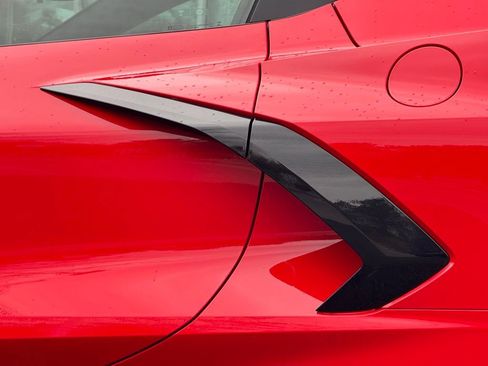 Used 2021 Chevrolet Corvette Stingray Coupe w/ Z51 Performance Package image 22