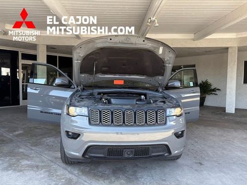 Used 2022 Jeep Grand Cherokee Laredo X RWD image 23