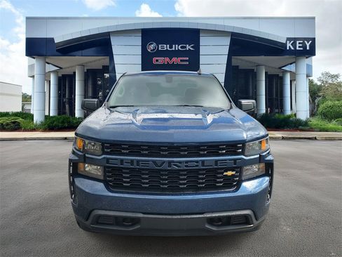 Used 2020 Chevrolet Silverado 1500 Custom w/ Custom Value Package image 2