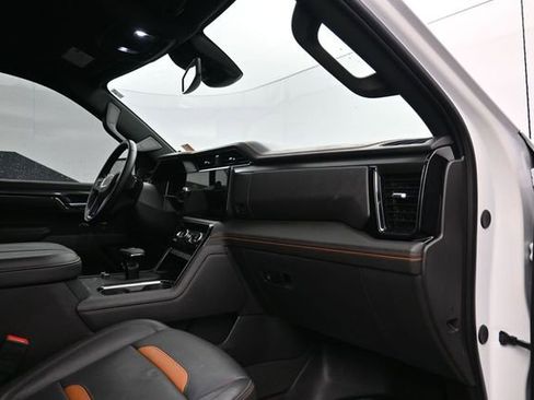 Used 2025 GMC Sierra 1500 AT4 w/ AT4 Premium Package AWD/4WD image 29